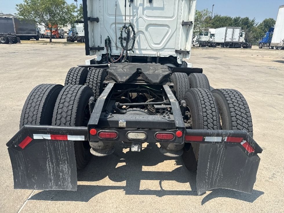 Sleeper Tractor-Heavy Duty Tractors-Freightliner-2020-T12664ST-Dallas-TX-510,985\n\t\tmiles-$ 66,000 - Image 6