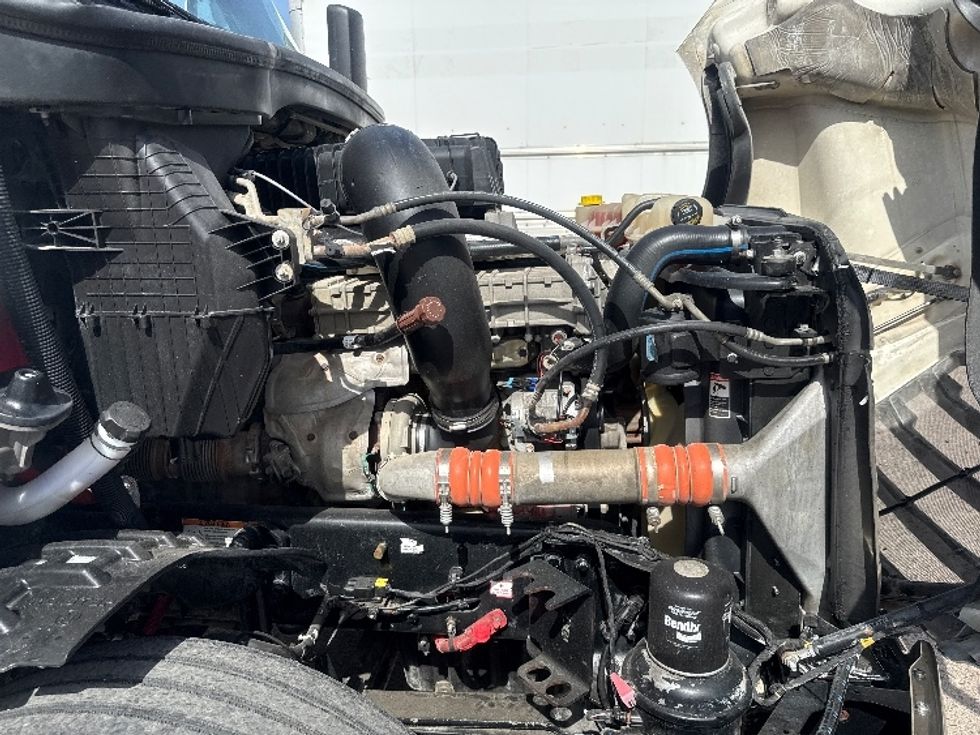 Sleeper Tractor-Heavy Duty Tractors-Freightliner-2020-T12664ST-Dallas-TX-523,219\n\t\tmiles-$ 65,500 - Image 20