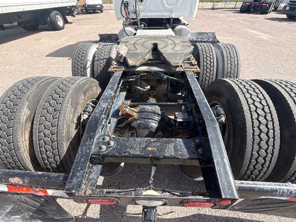 Sleeper Tractor-Heavy Duty Tractors-Freightliner-2020-T12664ST-Dallas-TX-523,219\n\t\tmiles-$ 65,500 - Image 6