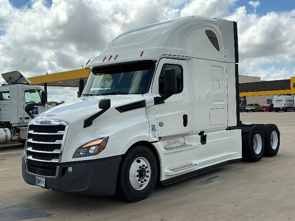 Sleeper Tractor-Heavy Duty Tractors-Freightliner-2020-T12664ST-Dallas-TX-535,536\n\t\tmiles-$ 65,000 - Image 3
