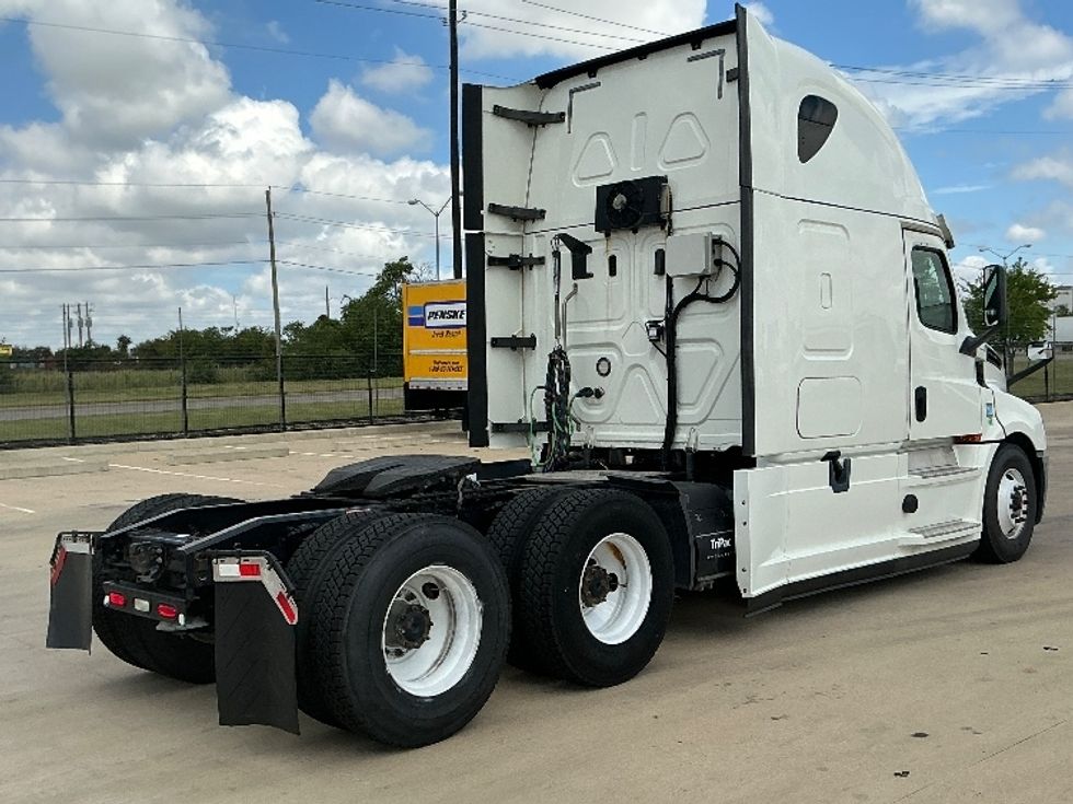 Sleeper Tractor-Heavy Duty Tractors-Freightliner-2020-T12664ST-Dallas-TX-535,536\n\t\tmiles-$ 65,000 - Image 7