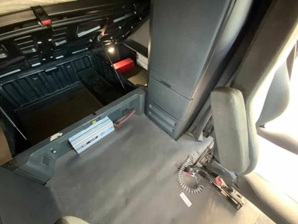 Sleeper Tractor-Heavy Duty Tractors-Freightliner-2020-T12664ST-Dallas-TX-542,094\n\t\tmiles-$ 55,500 - Image 12