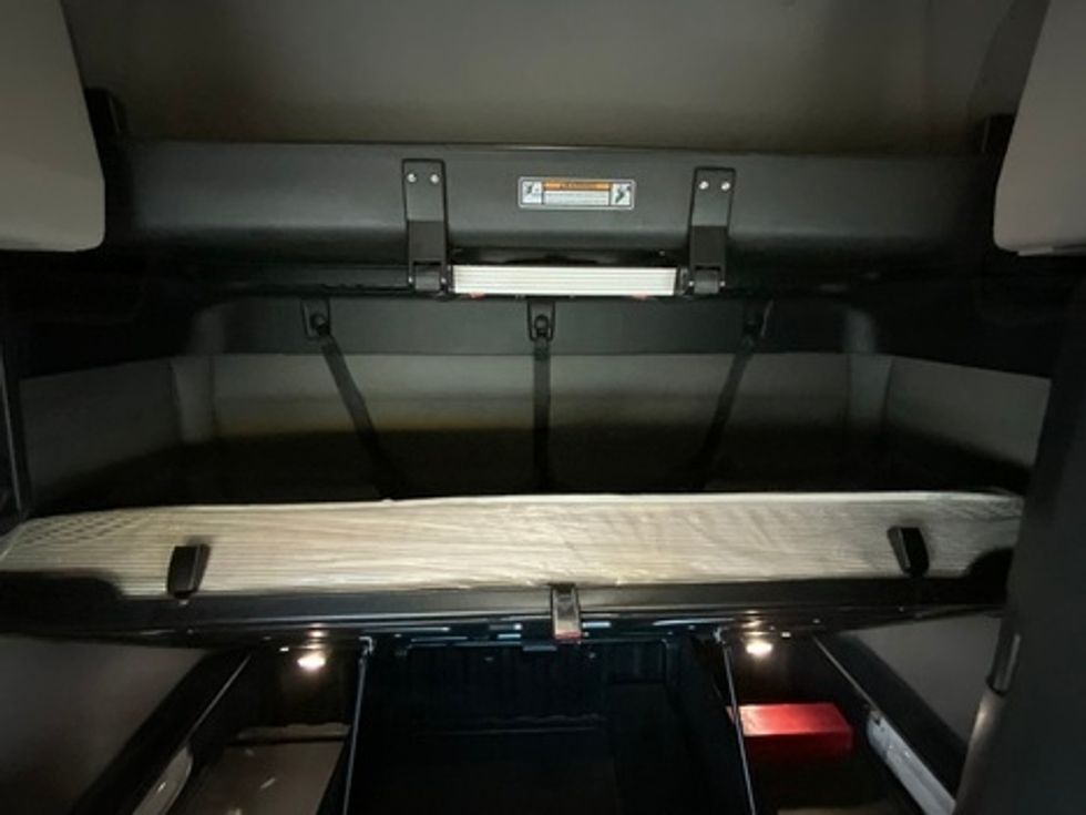 Sleeper Tractor-Heavy Duty Tractors-Freightliner-2020-T12664ST-Dallas-TX-542,094\n\t\tmiles-$ 55,500 - Image 13