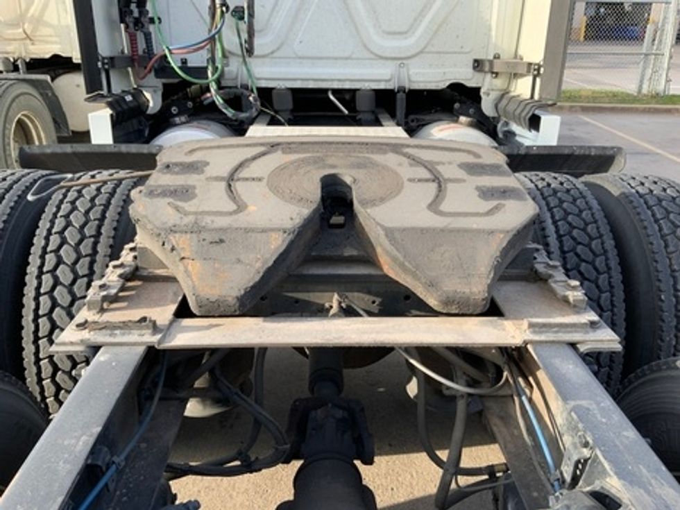 Sleeper Tractor-Heavy Duty Tractors-Freightliner-2020-T12664ST-Dallas-TX-542,094\n\t\tmiles-$ 55,500 - Image 17