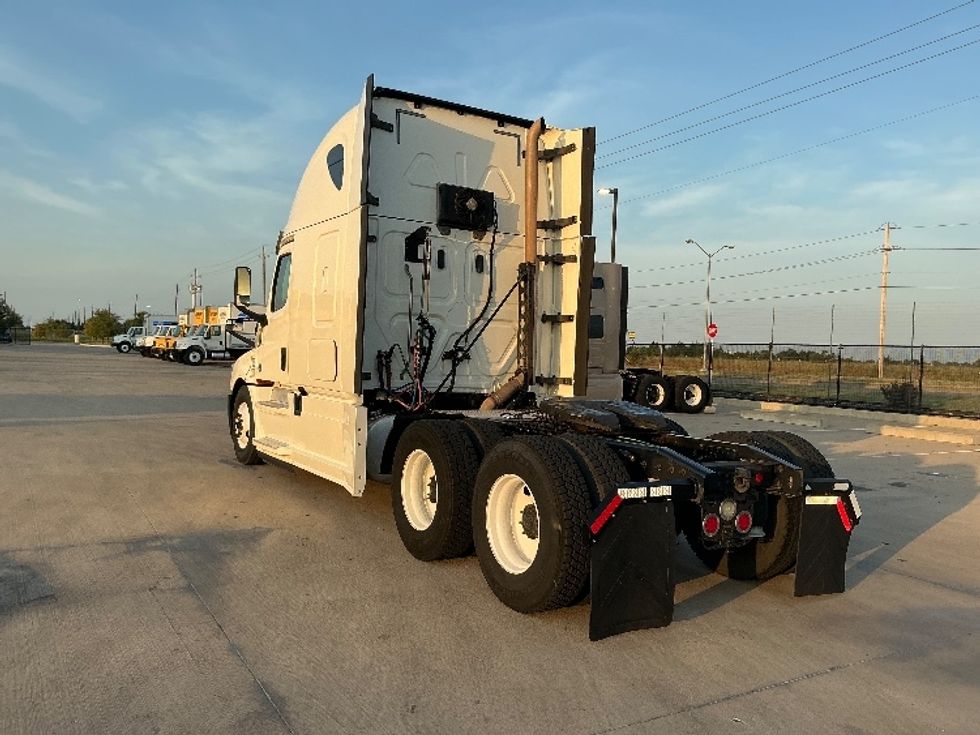 Sleeper Tractor-Heavy Duty Tractors-Freightliner-2020-T12664ST-Dallas-TX-543,683\n\t\tmiles-$ 65,750 - Image 5