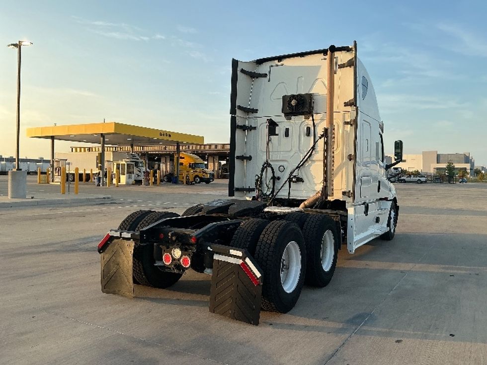 Sleeper Tractor-Heavy Duty Tractors-Freightliner-2020-T12664ST-Dallas-TX-543,683\n\t\tmiles-$ 65,750 - Image 7
