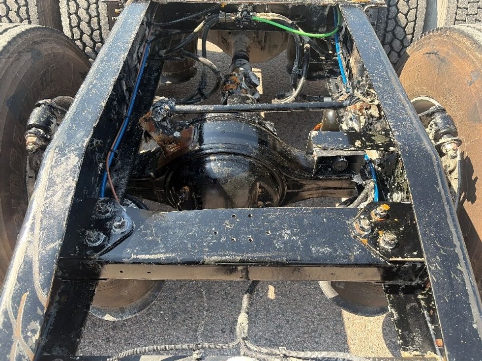 Sleeper Tractor-Heavy Duty Tractors-Freightliner-2020-T12664ST-Dallas-TX-568,181\n\t\tmiles-$ 62,250 - Image 6