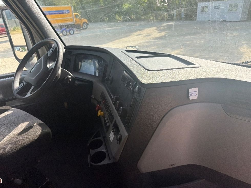 Sleeper Tractor-Heavy Duty Tractors-Freightliner-2020-T12664ST-Dallas-TX-571,538\n\t\tmiles-$ 62,250 - Image 15