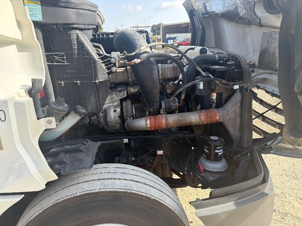 Sleeper Tractor-Heavy Duty Tractors-Freightliner-2020-T12664ST-Dallas-TX-571,538\n\t\tmiles-$ 62,250 - Image 20