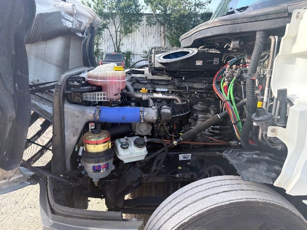 Sleeper Tractor-Heavy Duty Tractors-Freightliner-2020-T12664ST-Dallas-TX-571,538\n\t\tmiles-$ 62,250 - Image 21