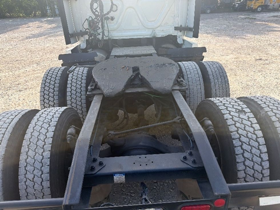 Sleeper Tractor-Heavy Duty Tractors-Freightliner-2020-T12664ST-Dallas-TX-571,538\n\t\tmiles-$ 62,250 - Image 6