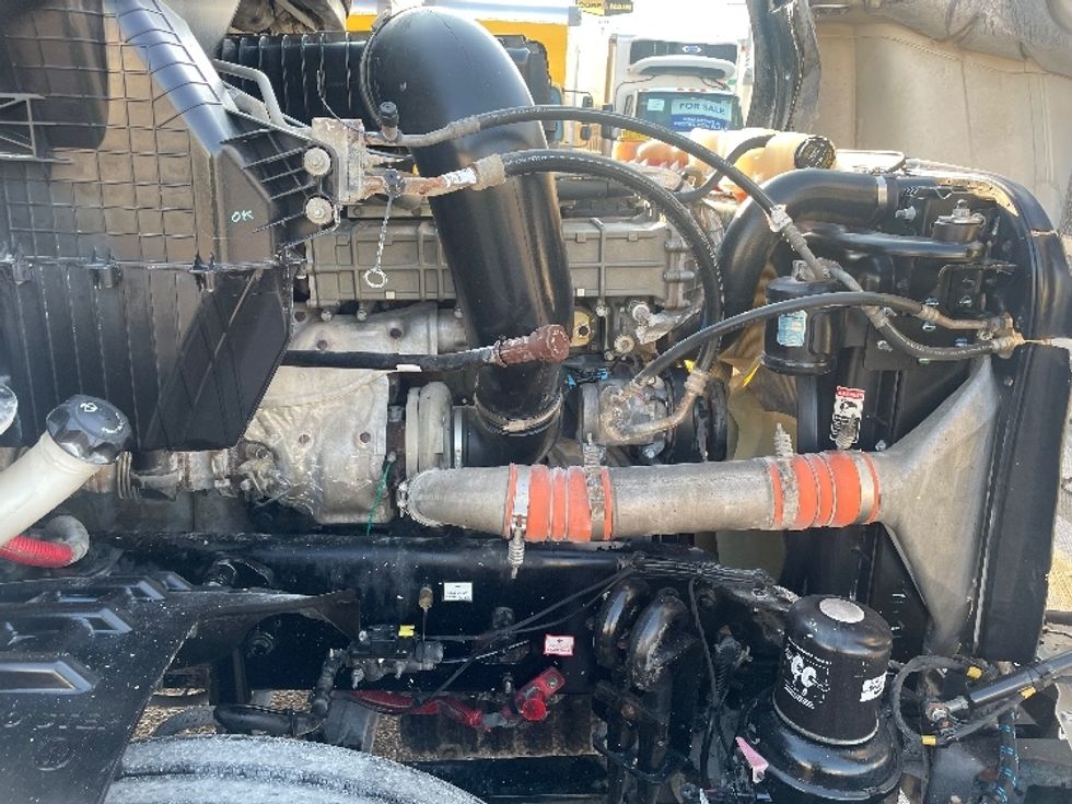 Sleeper Tractor-Heavy Duty Tractors-Freightliner-2020-T12664ST-Dallas-TX-583,418\n\t\tmiles-$ 61,000 - Image 19