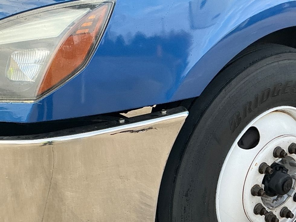 Sleeper Tractor-Heavy Duty Tractors-Freightliner-2020-T12664ST-Dallas-TX-609,100\n\t\tmiles-$ 54,750 - Image 25