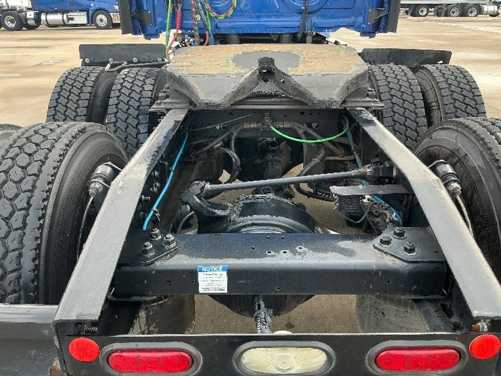 Sleeper Tractor-Heavy Duty Tractors-Freightliner-2020-T12664ST-Dallas-TX-609,100\n\t\tmiles-$ 54,750 - Image 6