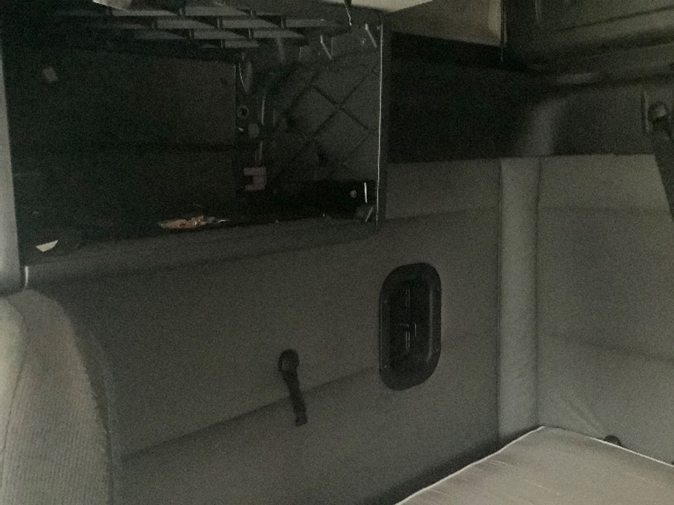 Sleeper Tractor-Heavy Duty Tractors-Freightliner-2020-T12664ST-Dallas-TX-620,891\n\t\tmiles-$ 60,000 - Image 18