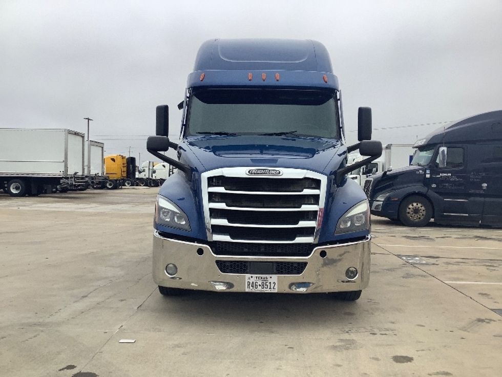 Sleeper Tractor-Heavy Duty Tractors-Freightliner-2020-T12664ST-Dallas-TX-620,891\n\t\tmiles-$ 60,000 - Image 2