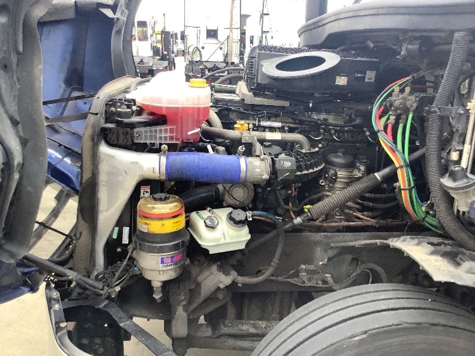 Sleeper Tractor-Heavy Duty Tractors-Freightliner-2020-T12664ST-Dallas-TX-620,891\n\t\tmiles-$ 60,000 - Image 20