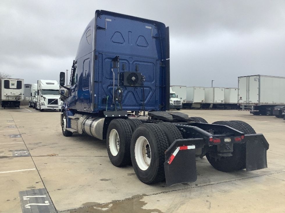 Sleeper Tractor-Heavy Duty Tractors-Freightliner-2020-T12664ST-Dallas-TX-620,891\n\t\tmiles-$ 60,000 - Image 5
