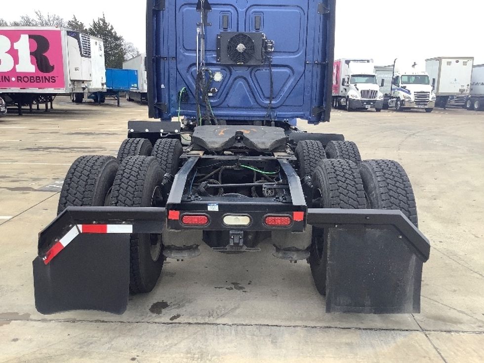 Sleeper Tractor-Heavy Duty Tractors-Freightliner-2020-T12664ST-Dallas-TX-620,891\n\t\tmiles-$ 60,000 - Image 6