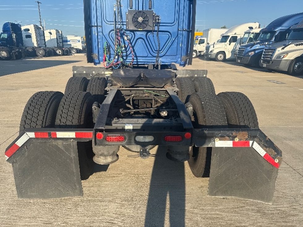 Sleeper Tractor-Heavy Duty Tractors-Freightliner-2020-T12664ST-Dallas-TX-629,008\n\t\tmiles-$ 55,500 - Image 6