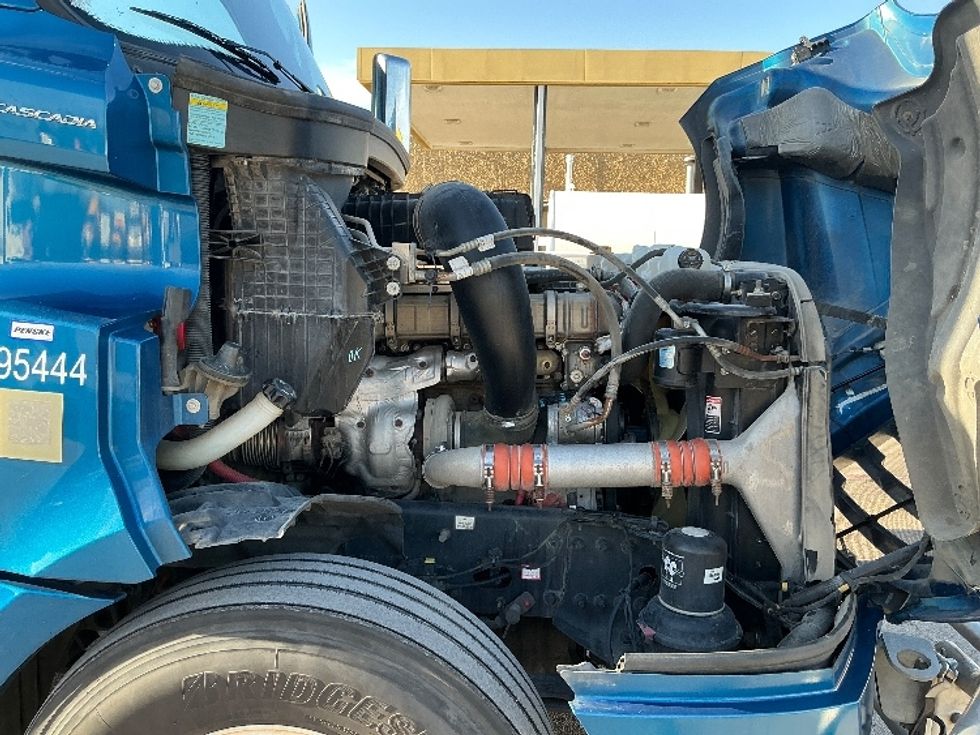 Sleeper Tractor-Heavy Duty Tractors-Freightliner-2020-T12664ST-Dallas-TX-629,720\n\t\tmiles-$ 53,250 - Image 20