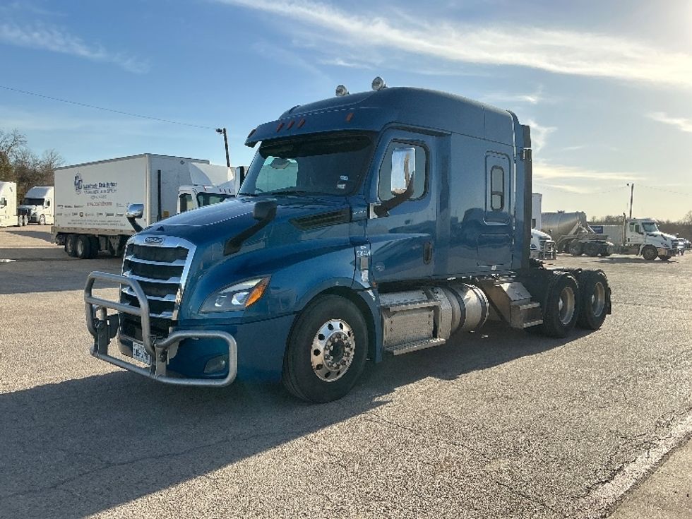 Sleeper Tractor-Heavy Duty Tractors-Freightliner-2020-T12664ST-Dallas-TX-629,720\n\t\tmiles-$ 53,250 - Image 3