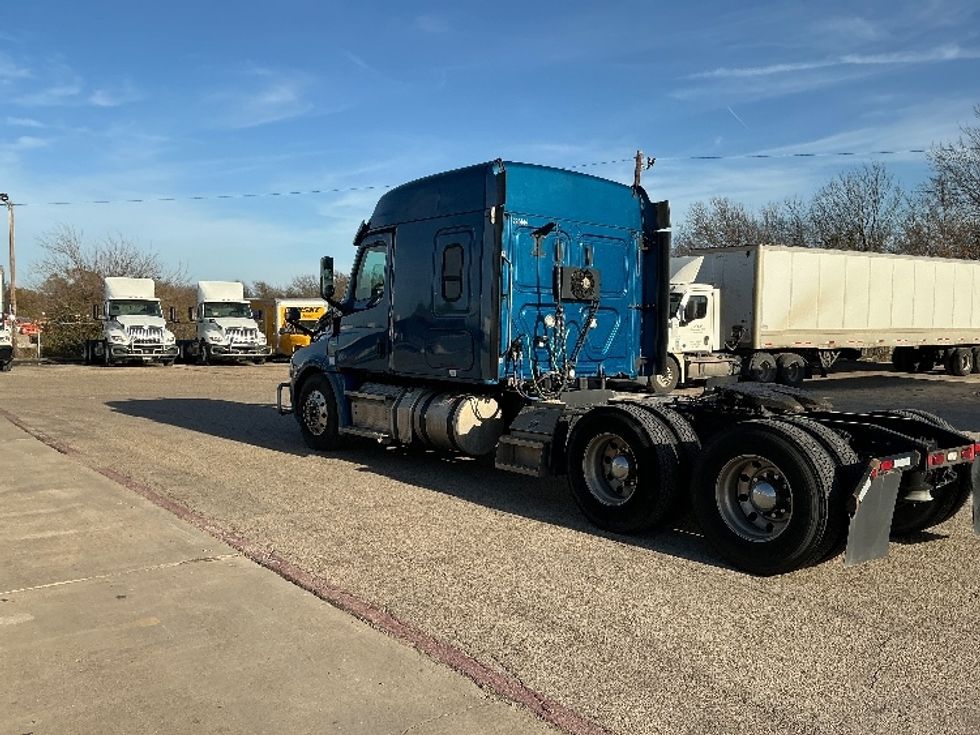 Sleeper Tractor-Heavy Duty Tractors-Freightliner-2020-T12664ST-Dallas-TX-629,720\n\t\tmiles-$ 53,250 - Image 5
