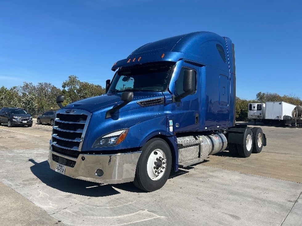 Sleeper Tractor-Heavy Duty Tractors-Freightliner-2020-T12664ST-Dallas-TX-642,432\n\t\tmiles-$ 52,750 - Image 3
