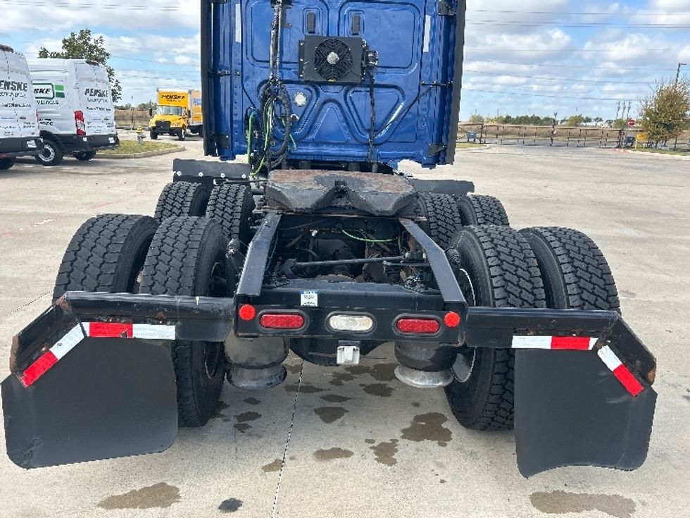 Sleeper Tractor-Heavy Duty Tractors-Freightliner-2020-T12664ST-Dallas-TX-642,432\n\t\tmiles-$ 52,750 - Image 6