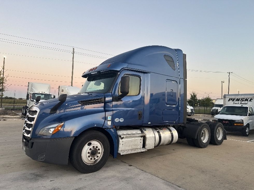 Sleeper Tractor-Heavy Duty Tractors-Freightliner-2020-T12664ST-Dallas-TX-661,898\n\t\tmiles-$ 52,000 - Image 3