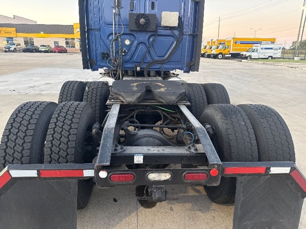 Sleeper Tractor-Heavy Duty Tractors-Freightliner-2020-T12664ST-Dallas-TX-661,898\n\t\tmiles-$ 52,000 - Image 6