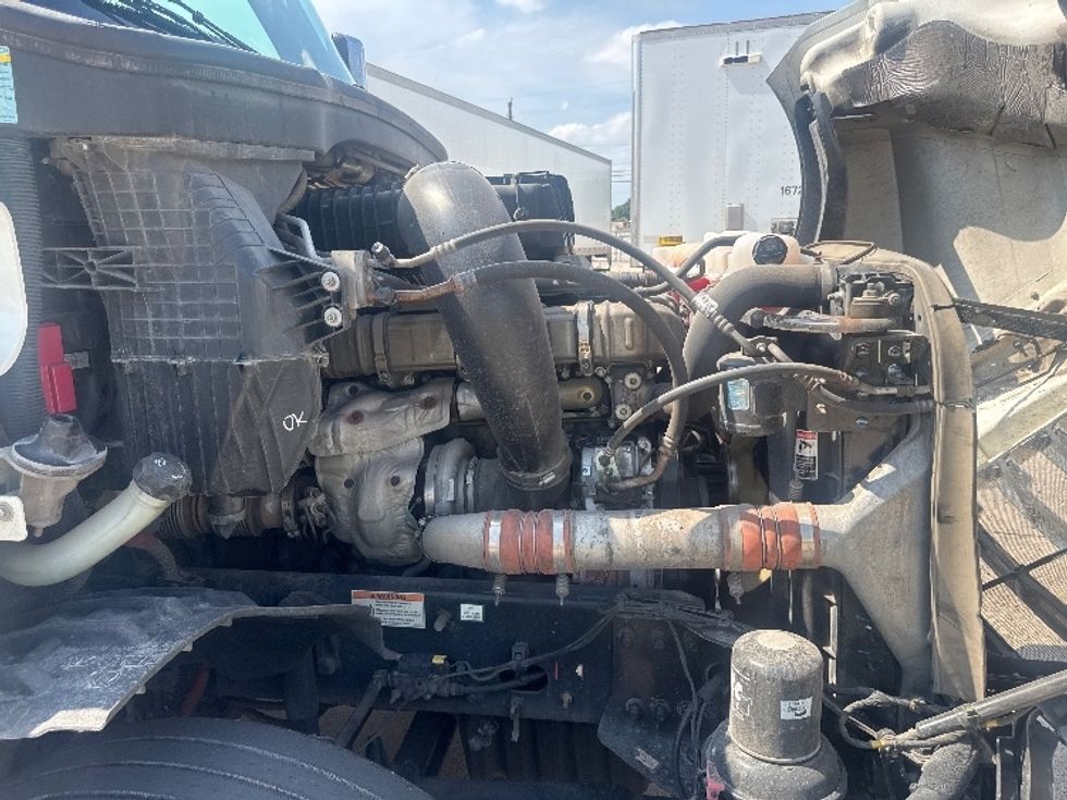 Sleeper Tractor-Heavy Duty Tractors-Freightliner-2020-T12664ST-Dallas-TX-690,006\n\t\tmiles-$ 43,000 - Image 20