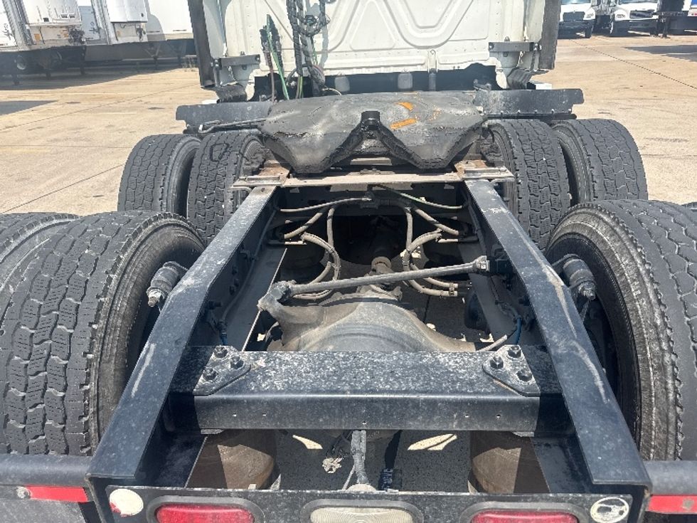 Sleeper Tractor-Heavy Duty Tractors-Freightliner-2020-T12664ST-Dallas-TX-690,006\n\t\tmiles-$ 43,000 - Image 6
