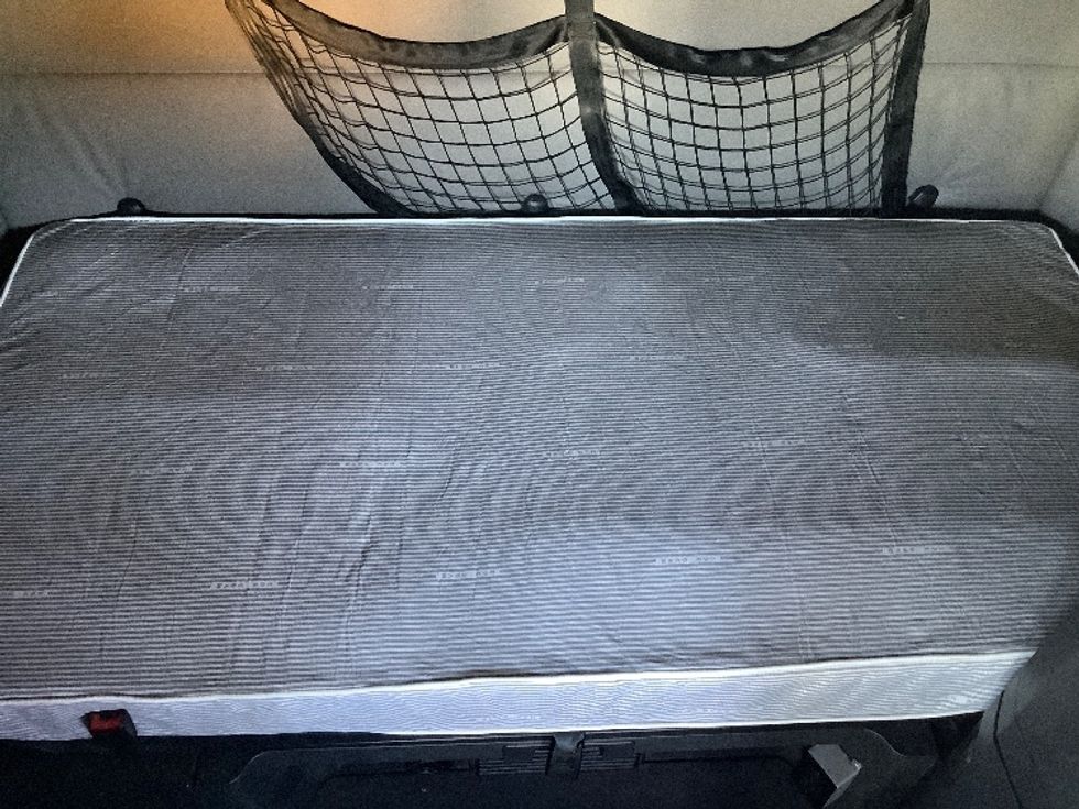 Sleeper Tractor-Heavy Duty Tractors-Freightliner-2020-T12664ST-Dallas-TX-696,800\n\t\tmiles-$ 54,750 - Image 17