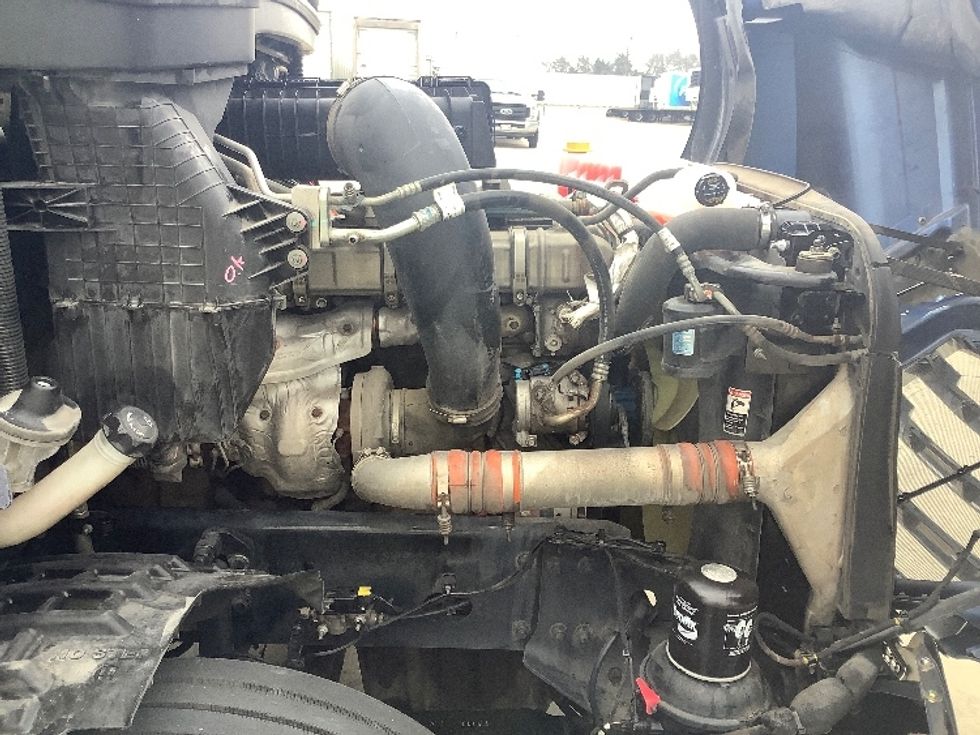 Sleeper Tractor-Heavy Duty Tractors-Freightliner-2020-T12664ST-Dallas-TX-696,800\n\t\tmiles-$ 54,750 - Image 20