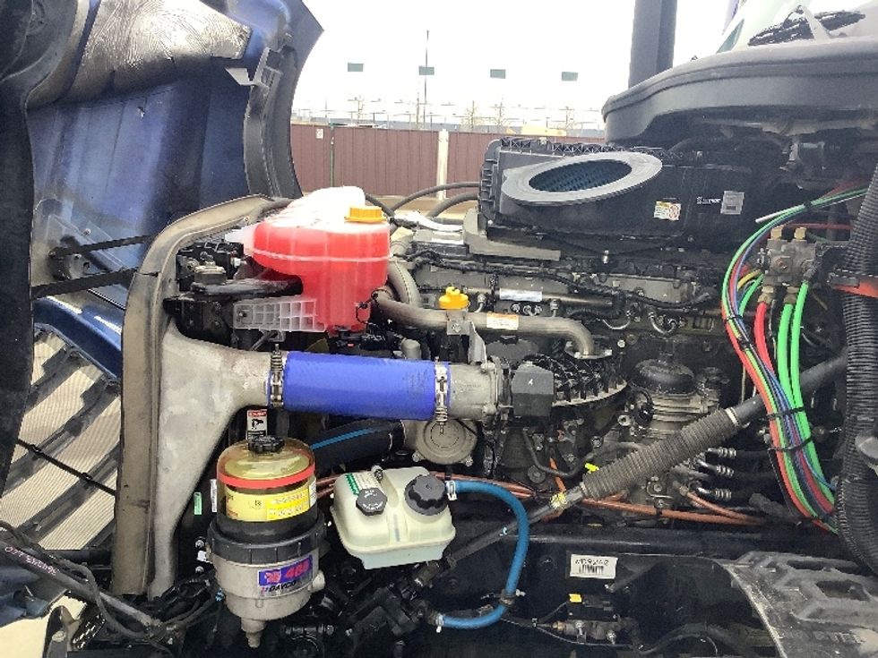 Sleeper Tractor-Heavy Duty Tractors-Freightliner-2020-T12664ST-Dallas-TX-696,800\n\t\tmiles-$ 54,750 - Image 21