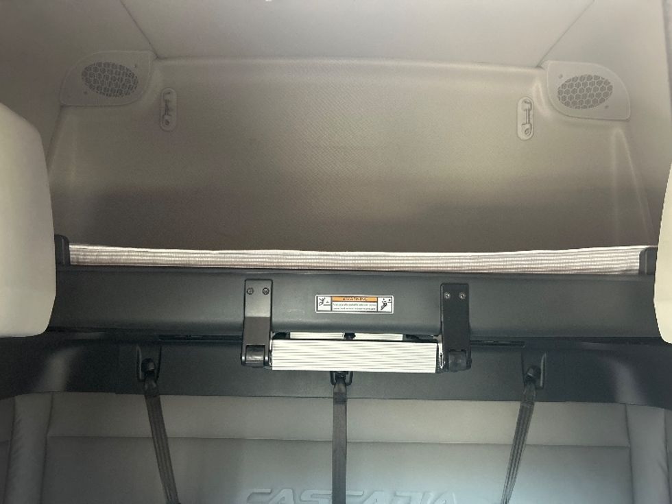 Sleeper Tractor-Heavy Duty Tractors-Freightliner-2020-T12664ST-Dallas-TX-819,520\n\t\tmiles-$ 38,500 - Image 17