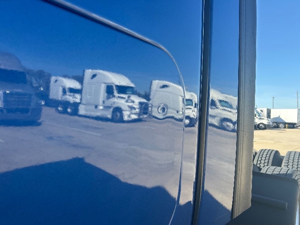 Sleeper Tractor-Heavy Duty Tractors-Freightliner-2020-T12664ST-Dallas-TX-819,520\n\t\tmiles-$ 38,500 - Image 22