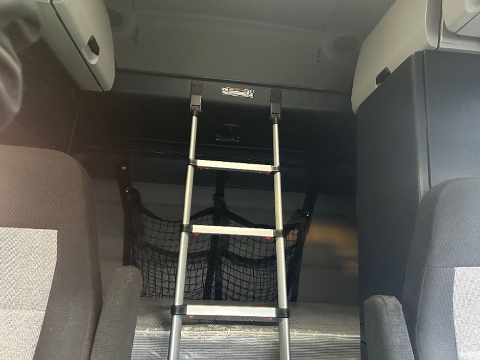 Sleeper Tractor-Heavy Duty Tractors-Freightliner-2020-T12664ST-Dalton-GA-458,353\n\t\tmiles-$ 66,000 - Image 19