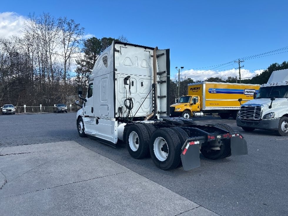 Sleeper Tractor-Heavy Duty Tractors-Freightliner-2020-T12664ST-Dalton-GA-458,353\n\t\tmiles-$ 66,000 - Image 5