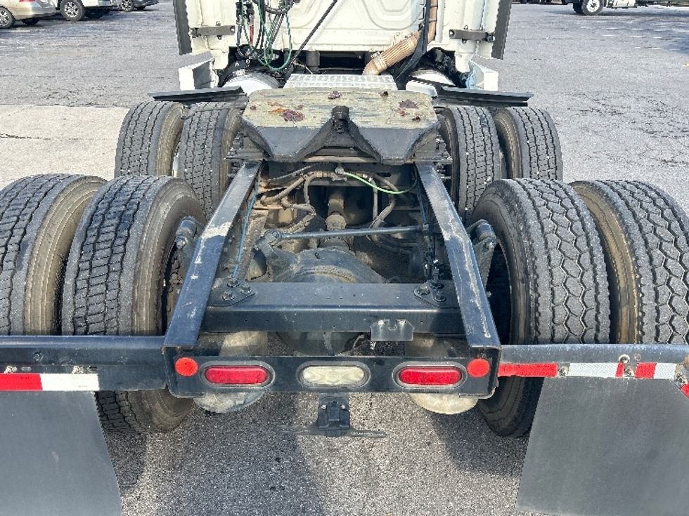 Sleeper Tractor-Heavy Duty Tractors-Freightliner-2020-T12664ST-Dalton-GA-458,353\n\t\tmiles-$ 66,000 - Image 6