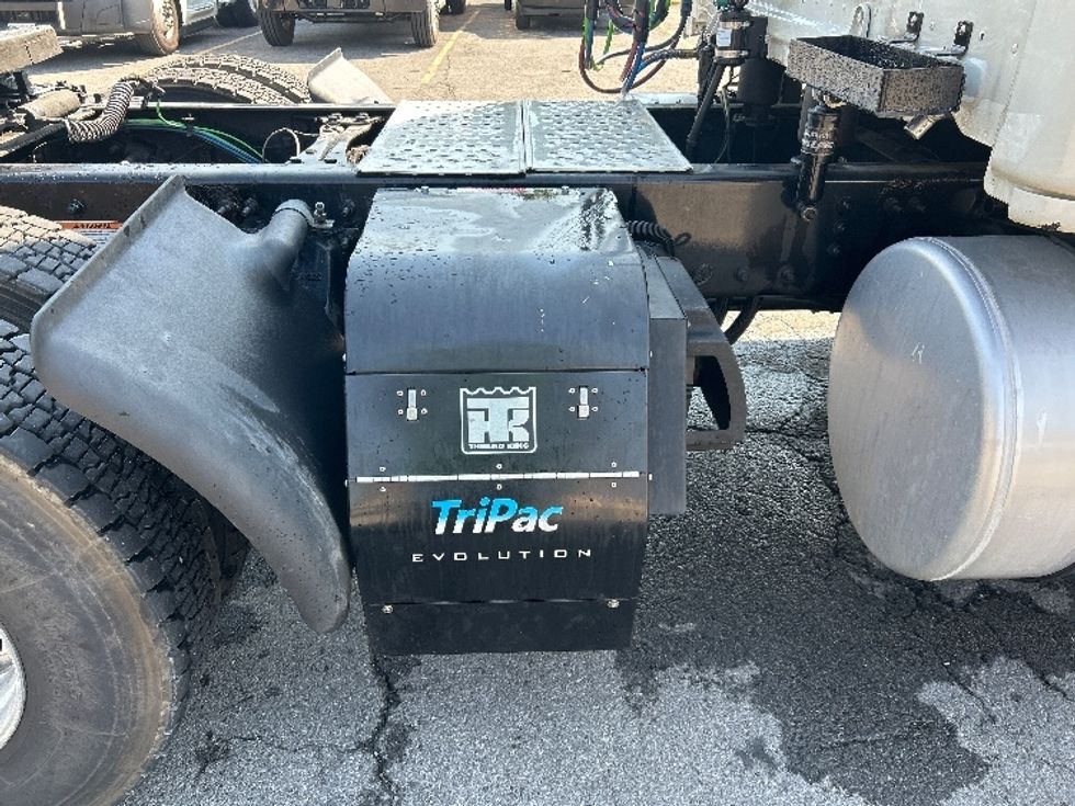 Sleeper Tractor-Heavy Duty Tractors-Freightliner-2020-T12664ST-Dalton-GA-556,983\n\t\tmiles-$ 58,500 - Image 22