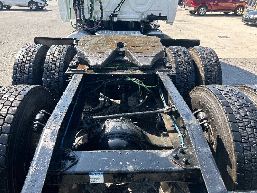 Sleeper Tractor-Heavy Duty Tractors-Freightliner-2020-T12664ST-Dalton-GA-556,983\n\t\tmiles-$ 58,500 - Image 6