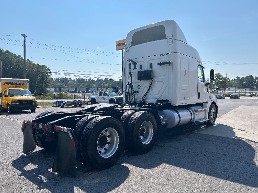 Sleeper Tractor-Heavy Duty Tractors-Freightliner-2020-T12664ST-Dalton-GA-556,983\n\t\tmiles-$ 58,500 - Image 7