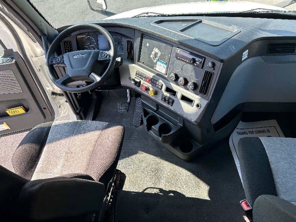 Sleeper Tractor-Heavy Duty Tractors-Freightliner-2020-T12664ST-Dalton-GA-580,585\n\t\tmiles-$ 55,750 - Image 12