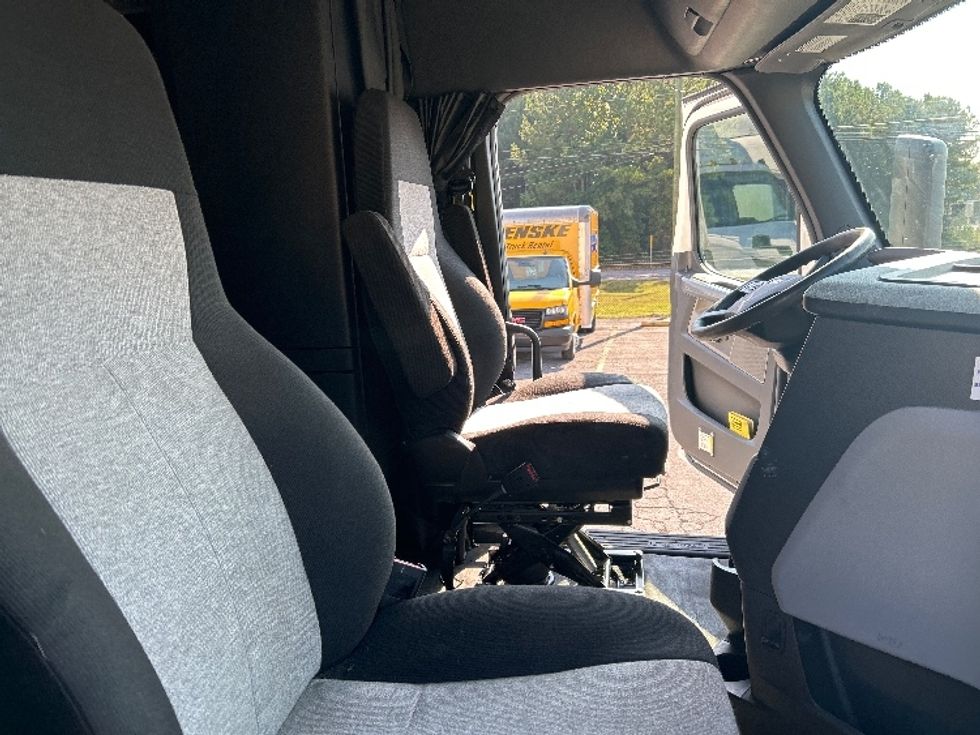 Sleeper Tractor-Heavy Duty Tractors-Freightliner-2020-T12664ST-Dalton-GA-580,585\n\t\tmiles-$ 55,750 - Image 15