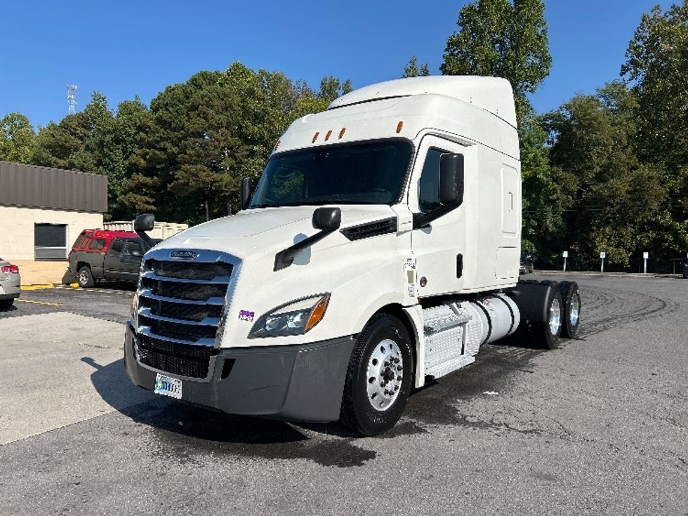 Sleeper Tractor-Heavy Duty Tractors-Freightliner-2020-T12664ST-Dalton-GA-580,585\n\t\tmiles-$ 55,750 - Image 3