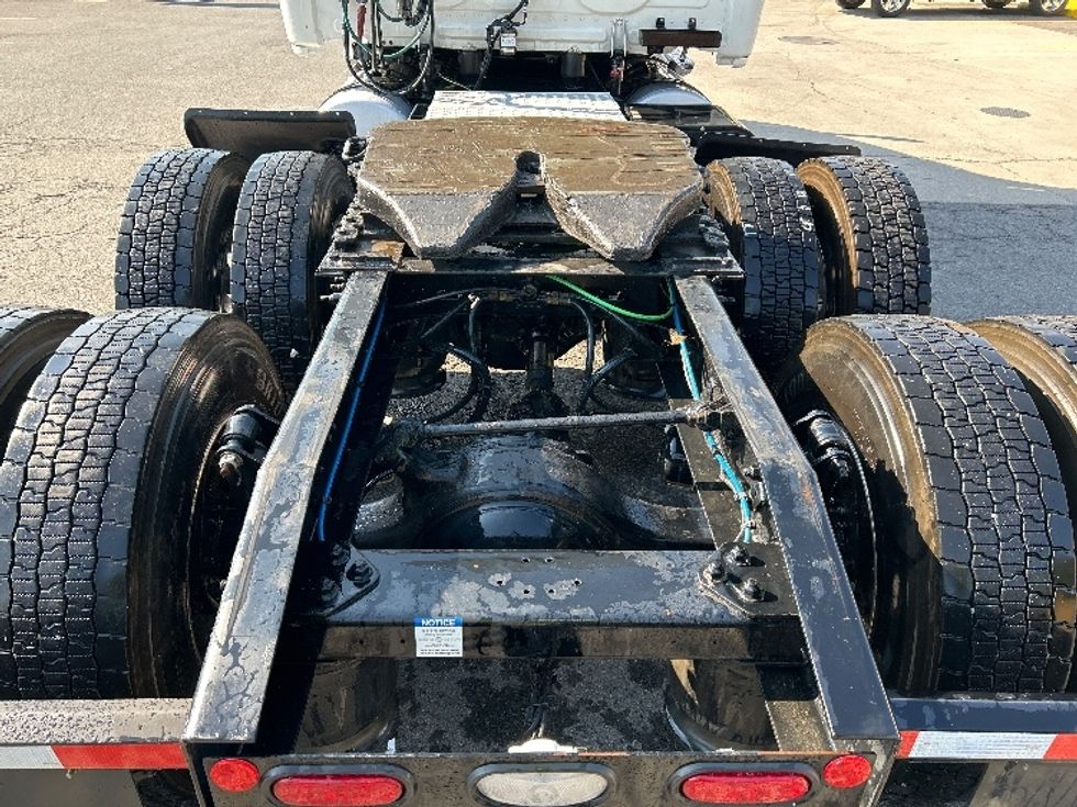 Sleeper Tractor-Heavy Duty Tractors-Freightliner-2020-T12664ST-Dalton-GA-580,585\n\t\tmiles-$ 55,750 - Image 6