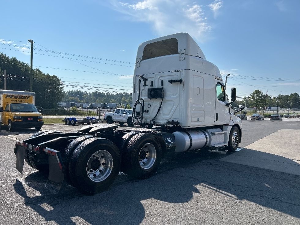Sleeper Tractor-Heavy Duty Tractors-Freightliner-2020-T12664ST-Dalton-GA-580,585\n\t\tmiles-$ 55,750 - Image 7