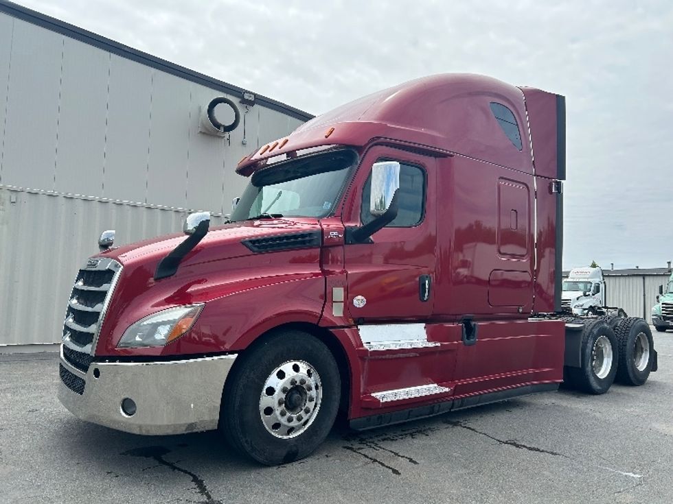 Sleeper Tractor-Heavy Duty Tractors-Freightliner-2020-T12664ST-Dartmouth-NS-333,482\n\t\tkm-$ 102,000 - Image 3